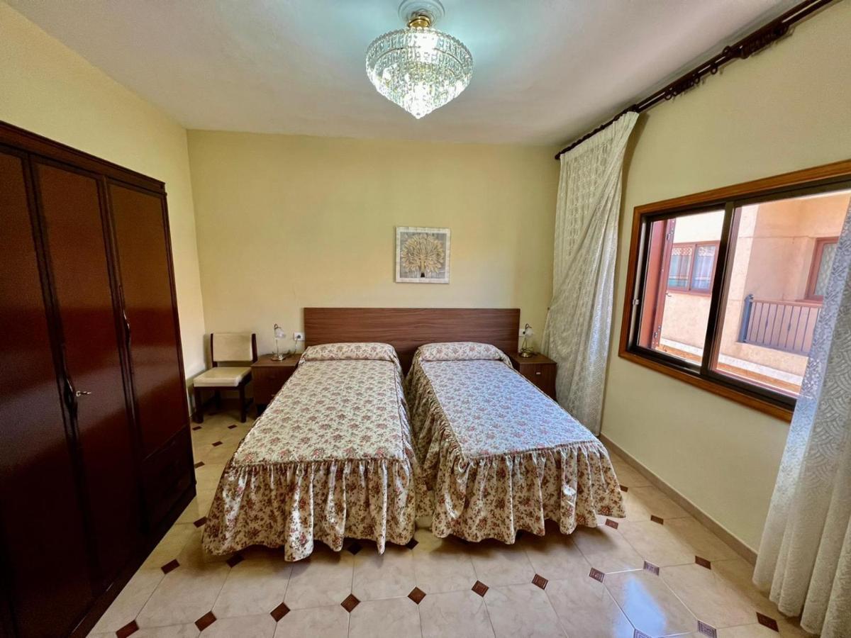 Apartment Lovely Spacious In The Center - *